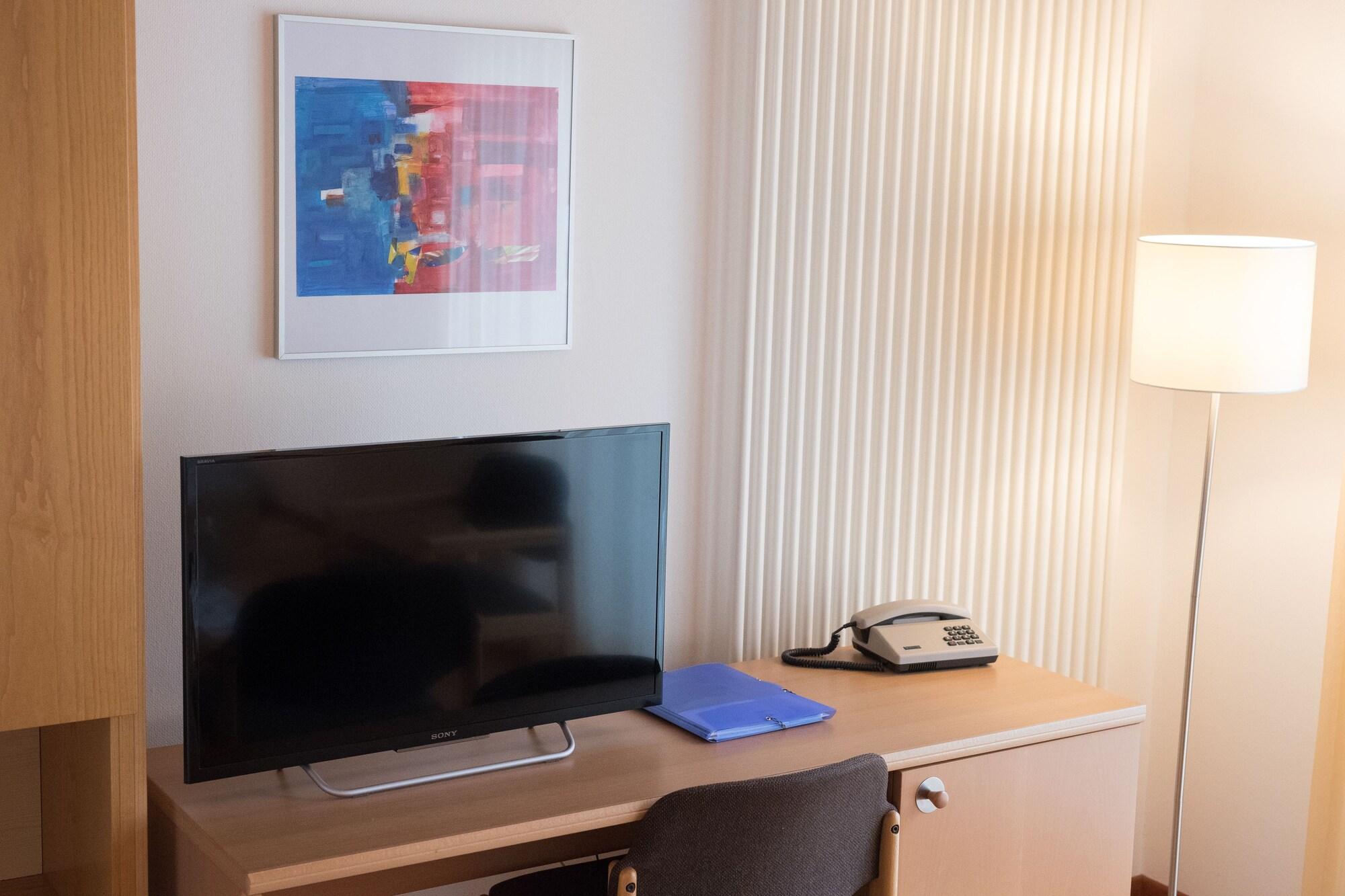 Bluemlisalp Hotel คันเดอร์ชเตค ภายนอก รูปภาพ