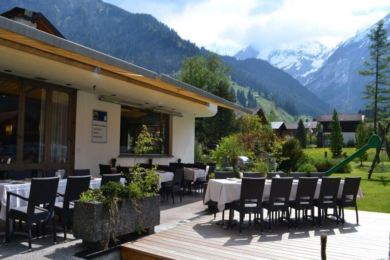 Bluemlisalp Hotel คันเดอร์ชเตค ภายนอก รูปภาพ