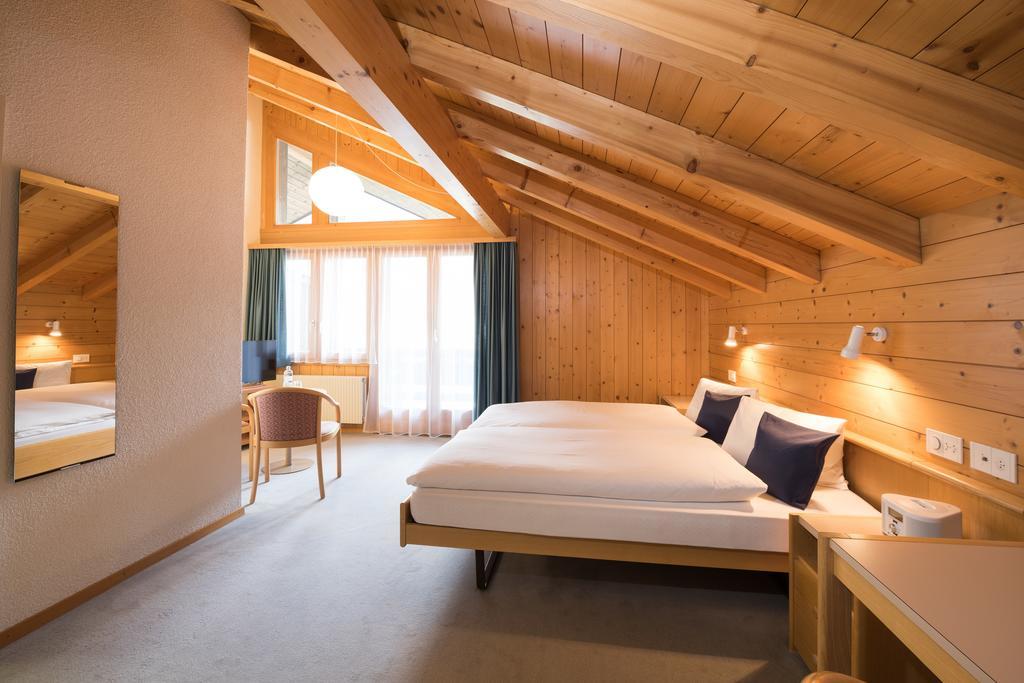Bluemlisalp Hotel คันเดอร์ชเตค ภายนอก รูปภาพ